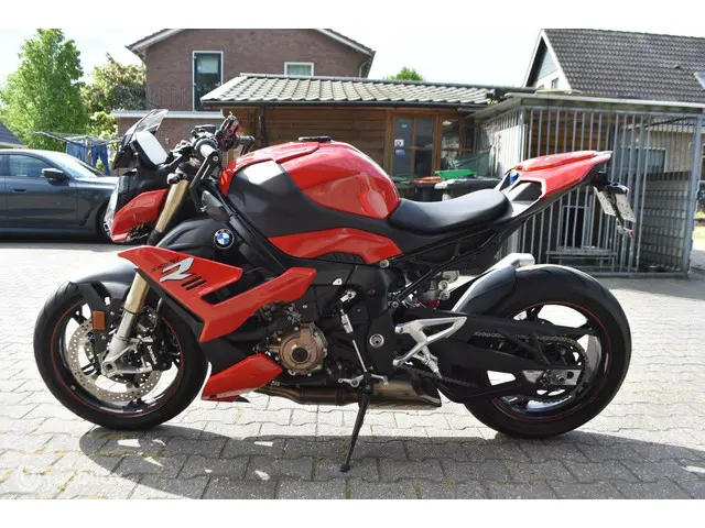 BMW S 1000 R  Alle pakketten 2022 Benzine 6