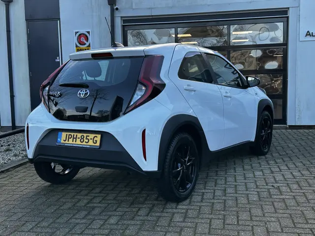 Toyota Aygo X 1.0 VVT-i S-CVT Play 2023 Benzine 3