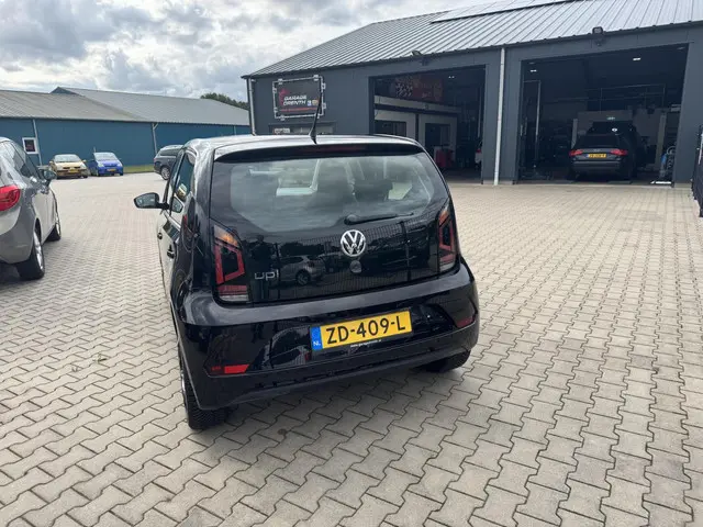 Volkswagen up! 1.0 BMT move up! 2019 Benzine 2