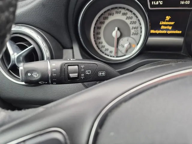Mercedes-Benz GLA 200 Ambition 2015 Benzine 10