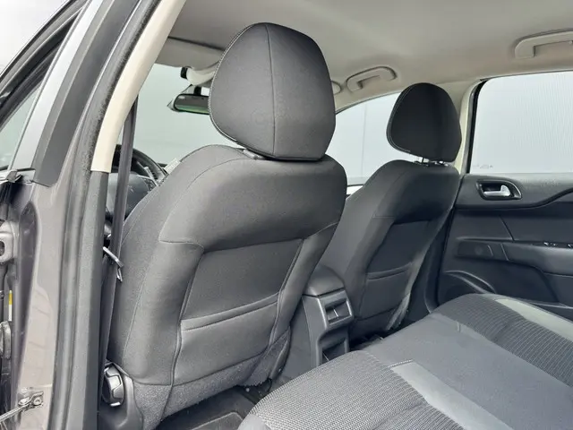 Citroën C4 1.2 PureTech Feel Collection 2015 Benzine 13