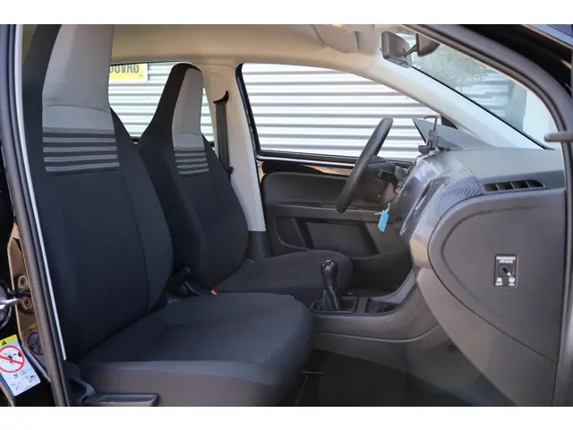 Volkswagen up! 1.0 2021 Benzine 9