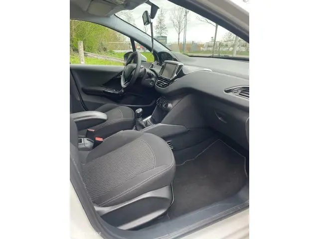 Peugeot 208 1.2 PureTech Blue Lion 2017 Benzine 13