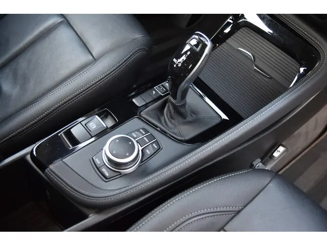 BMW X1 sDrive20i VDL Nedcar Edition 2020 Benzine 23