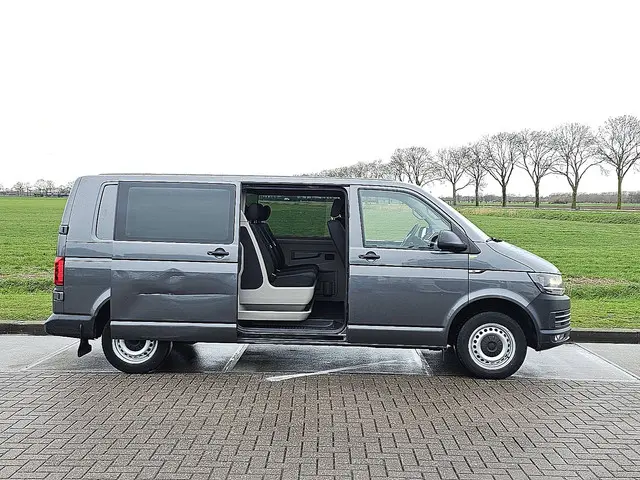 Volkswagen Transporter 2.0 TDI 2016 Diesel 16