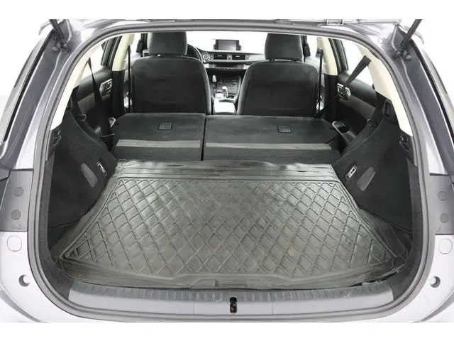 Lexus CT 200h Business Line 2017 Hybride Benzine 24