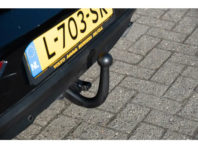 Volvo V40 T4 Momentum | Trekhaak | Xenon 2015 Benzine 7