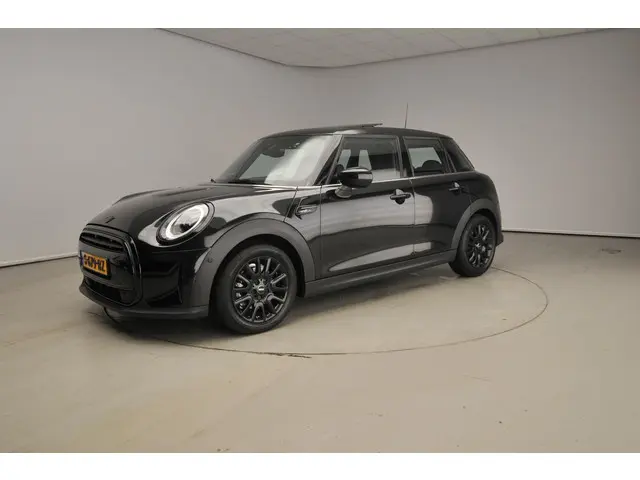 MINI 5-Deurs Cooper 2023 Benzine 44
