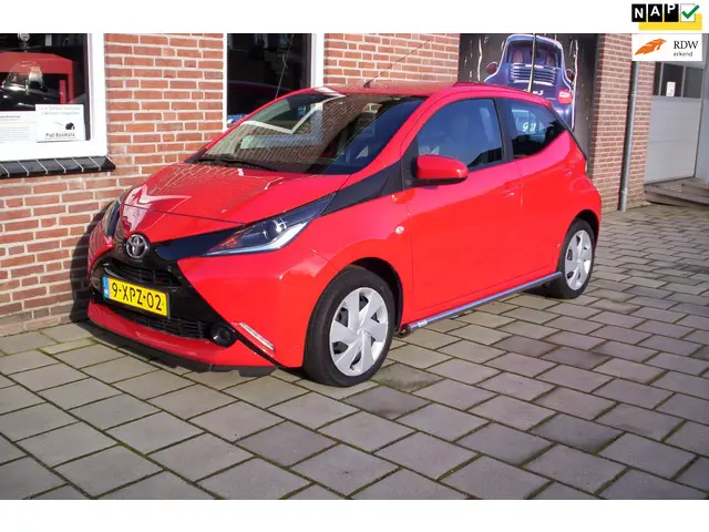 Toyota Aygo 1.0 VVT-i x-play 2014 Benzine