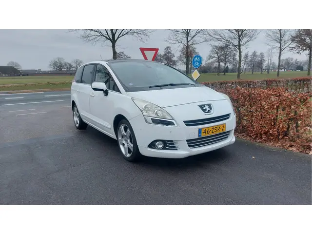 Peugeot 5008 1.6 THP Active 7p. 2013 Benzine 5