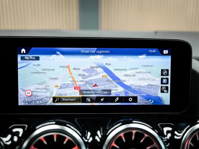 Mercedes-Benz GLA 200 AMG Line 2023 Benzine 42