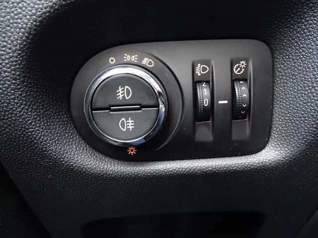 Opel Corsa 1.2-16V Berlin 2014 Benzine 15