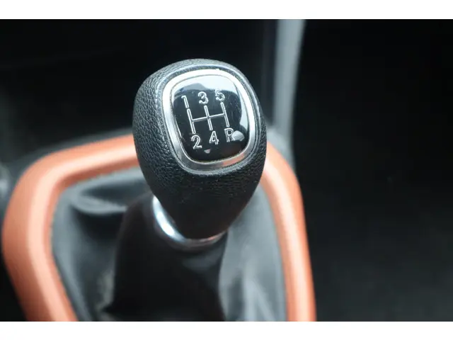 Hyundai i10 1.0i i-Motion Comfort 2015 Benzine 25