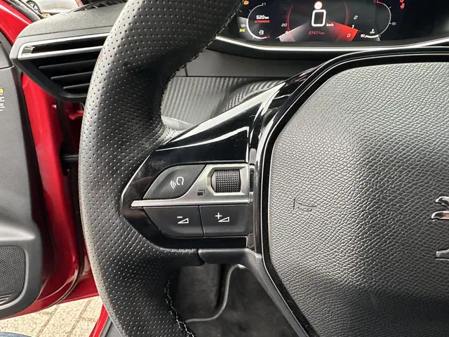 Peugeot 208 1.2 Turbo 100 PK GT Pack 2021 Benzine 18