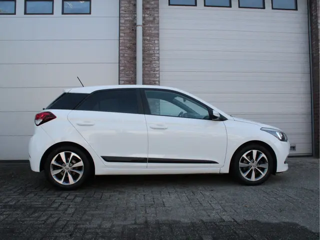 Hyundai i20 1.0 T-GDI Premium 2017 Benzine 6