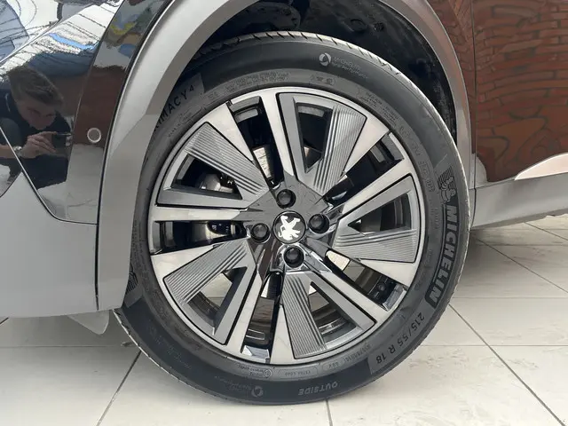 Peugeot e-2008 EV GT Pack 50 kWh 2022 Elektrisch 4