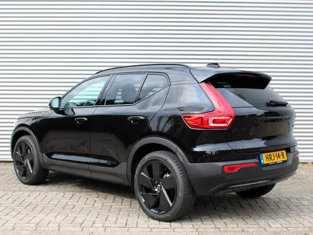 Volvo XC40 2.0 B4 Plus Black Edition 2025 Benzine 4