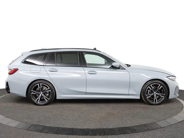 BMW 3 Serie Touring 318i 2025 Benzine 11