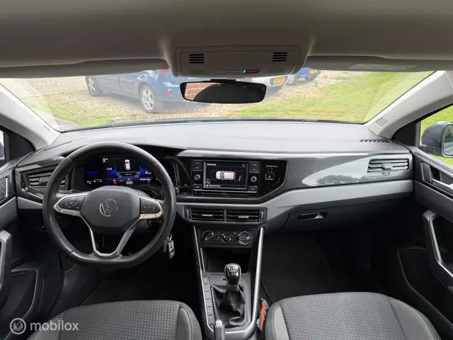 Volkswagen Polo 1.0 TSI Life 2021 Benzine 12