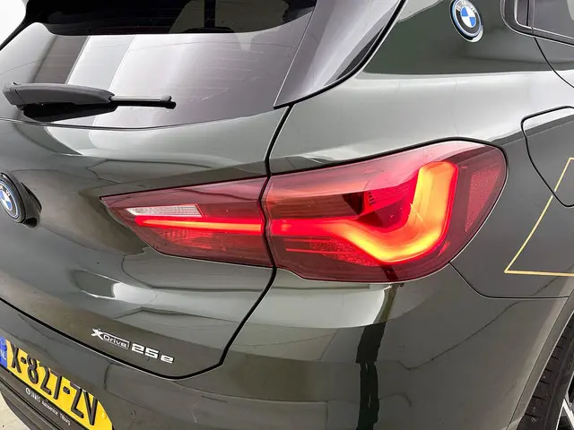 BMW X2 xDrive25e High Executive 2023 Hybride Benzine 39
