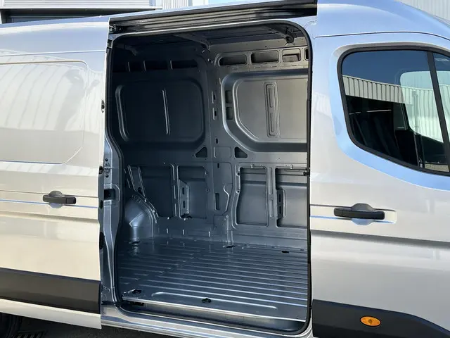 Renault Master 2.3 dCi L3H2 Tekna 2024 Diesel 7