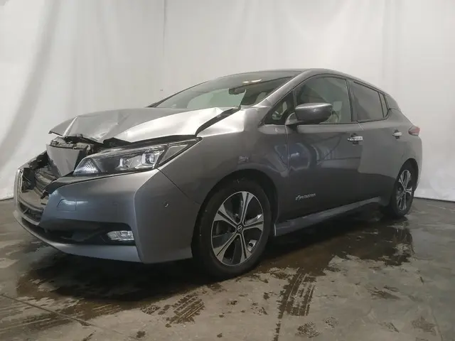 Nissan Leaf Tekna 40 kWh - Frontschade 2018 Elektrisch 2
