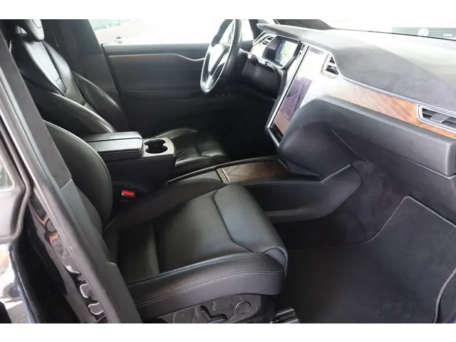 Tesla Model X 90D Base 6p. 2017 Elektrisch 12