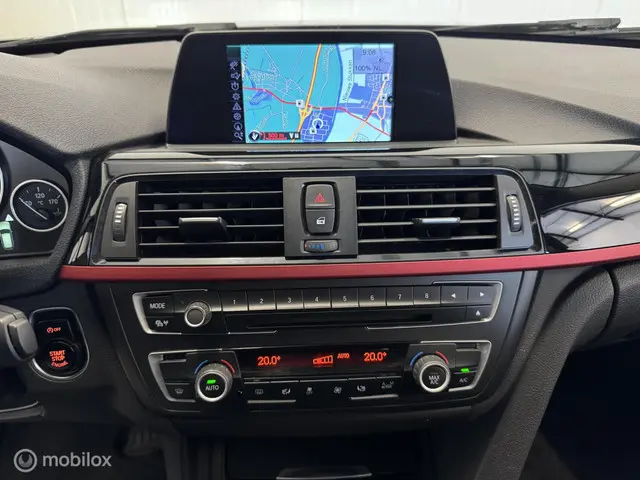 BMW 3 Serie Touring 316i Business 2013 Benzine 15