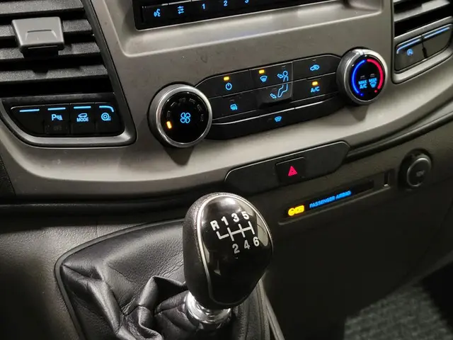 Ford Transit Custom 2.0TDCI Trekhaak Euro 6! 2020 Diesel 12