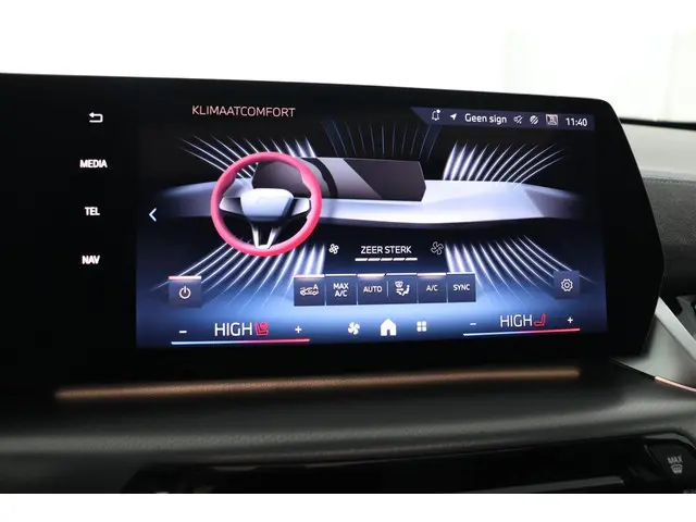 BMW X1 xDrive23i 2026 Benzine 6