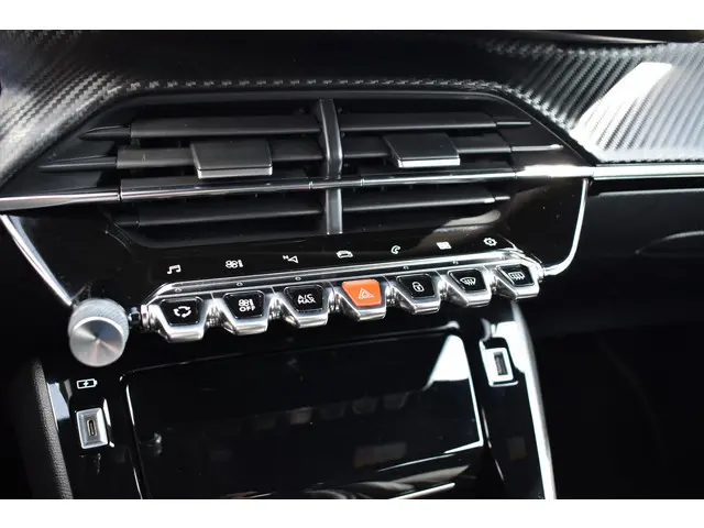 Peugeot 208 1.2 PureTech GT-Line 2020 Benzine 32