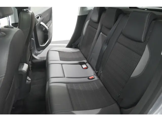 Peugeot 2008 PureTech 110 Allure 2018 Benzine 24