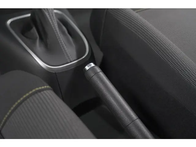 Citroën C3 PureTech 110 EAT6 C-Series 2024 Benzine 37