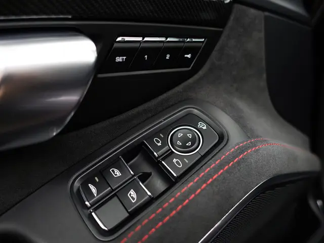 Porsche 911 Cabrio 3.0 Carrera 4 GTS 2017 Benzine 24