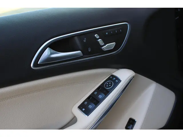 Mercedes-Benz GLA 250 AMG 2018 Benzine 26