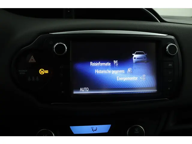 Toyota Yaris 1.5 Hybrid Aspiration 2015 Hybride Benzine 44