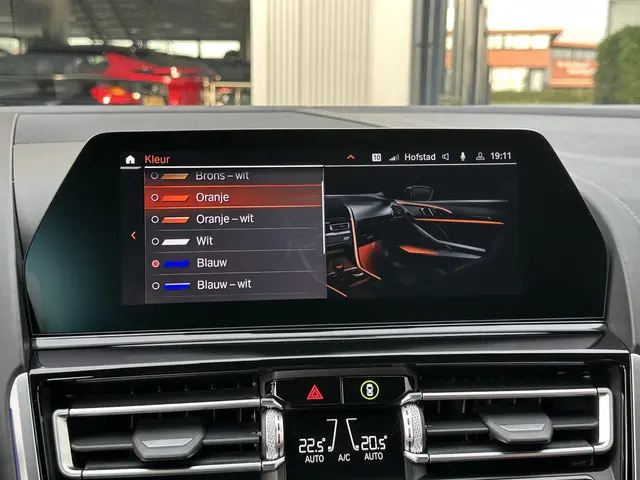 BMW 8 Serie 840i xDrive High Executive 2021 Benzine 45