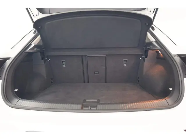 Volkswagen T-Roc 1,0 TSI Style [ACC, AC, LED] 2018 Benzine 30