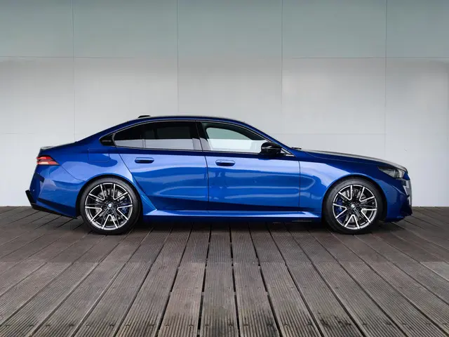 BMW M5 Sedan 2024 Hybride Benzine 4