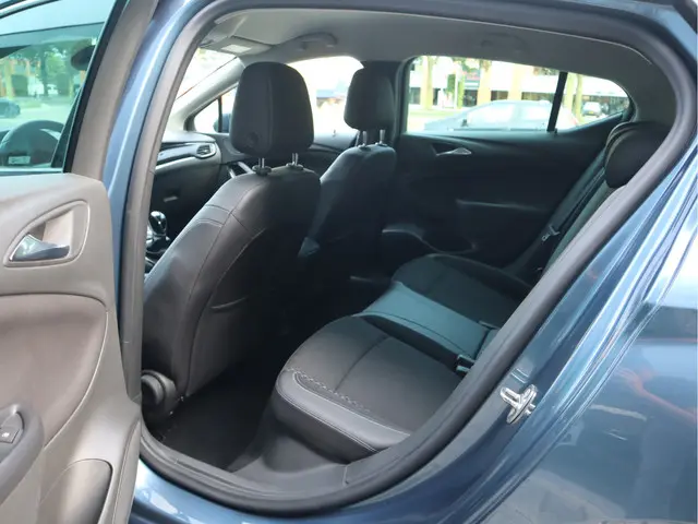 Opel Astra 1.4 150 PK Innovation 2017 Benzine 4
