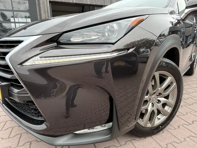Lexus NX 300h 25th Edition 2015 Hybride Benzine 50