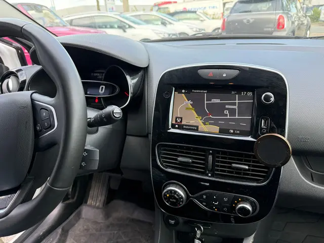 Renault Clio Estate 0.9 TCe Limited 2020 Benzine 10