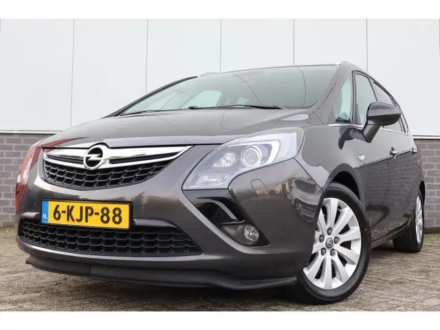 Opel Zafira Tourer 1.4 Cosmo Trekhaak 2013 Benzine 2