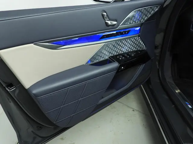 BMW 7 Serie 750e xDrive 2025 Hybride Benzine 12