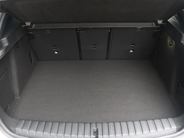 BMW 1 Serie 5-deurs 120 2025 Benzine 12