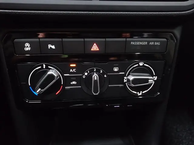 Volkswagen T-Cross 1.0 TSI Life trekhaak 2022 Benzine 17