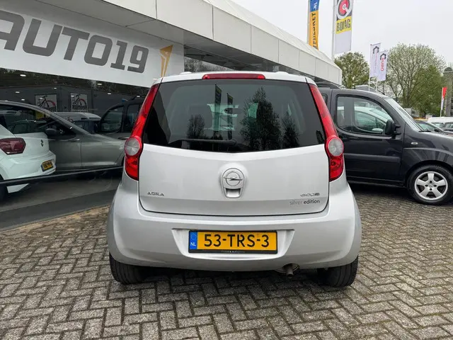 Opel Agila 1.0 Silver Edition 2012 Benzine 12