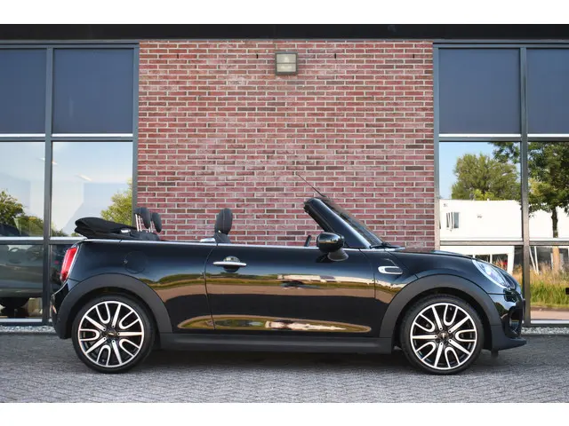MINI Cooper Cabrio Mini 1.5 136pk 2020 Benzine 51