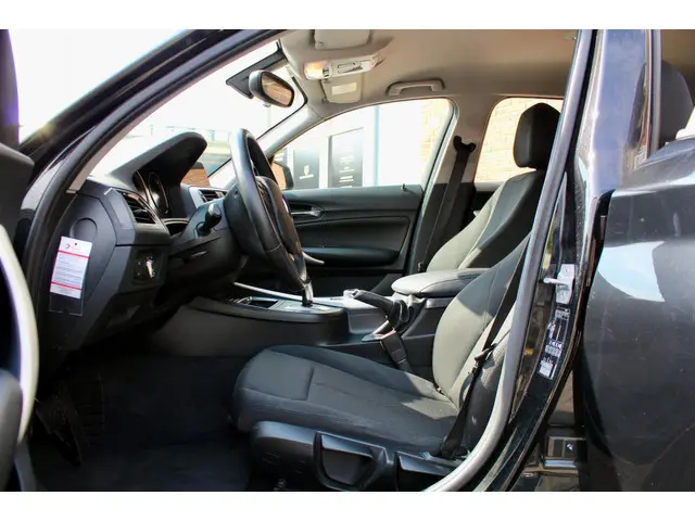 BMW 1 Serie 118i 2017 | Automaat | NAP 2017 Benzine 20