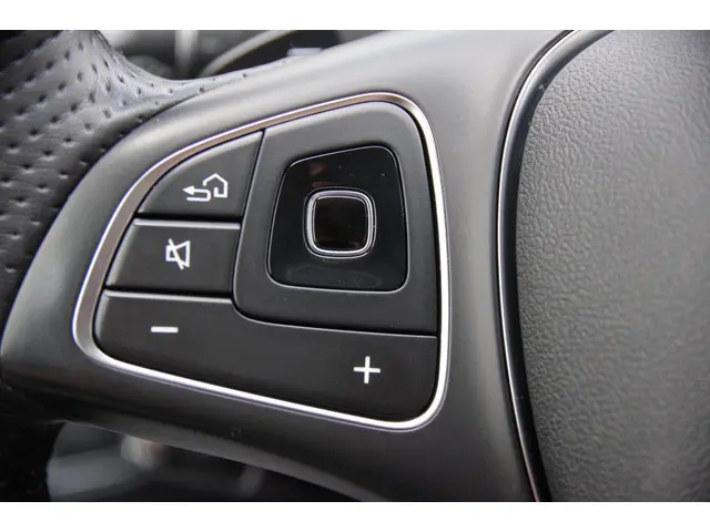 Mercedes-Benz E-Klasse 200 Prestige 2017 Benzine 19